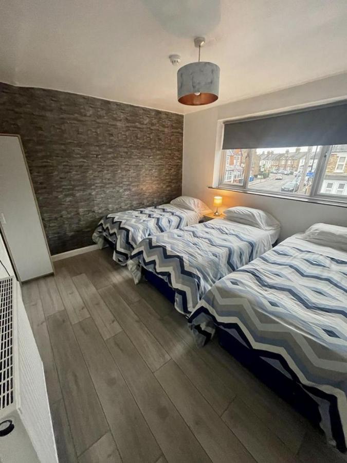 Top Twenty Bed And Breakfast Windsor Exteriör bild